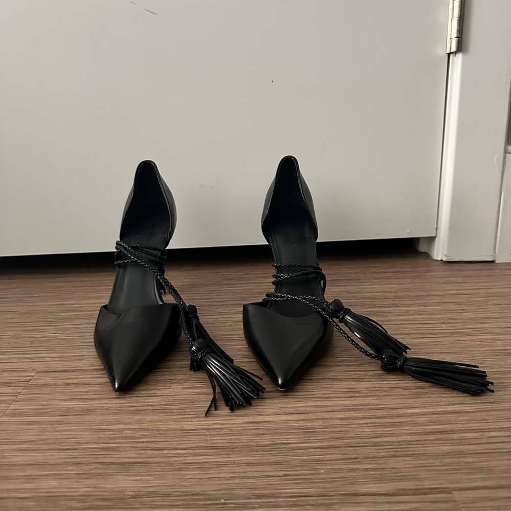 Elegant Black Women's Heels with Tassel Detail
